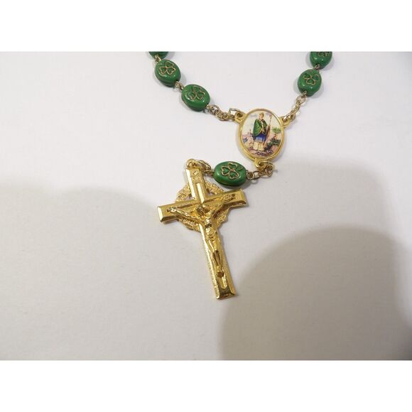 Irish shamrock St. Patrick rosary bracelet green glass beads, crucifix - Picture 11 of 12